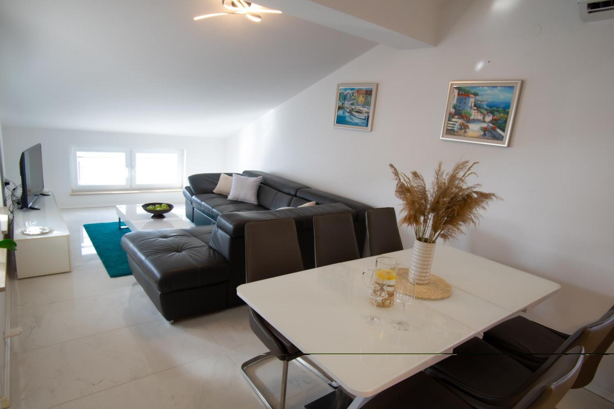 Apartment Antun - Adriatic Coast Retreat Blace Pokoj fotografie