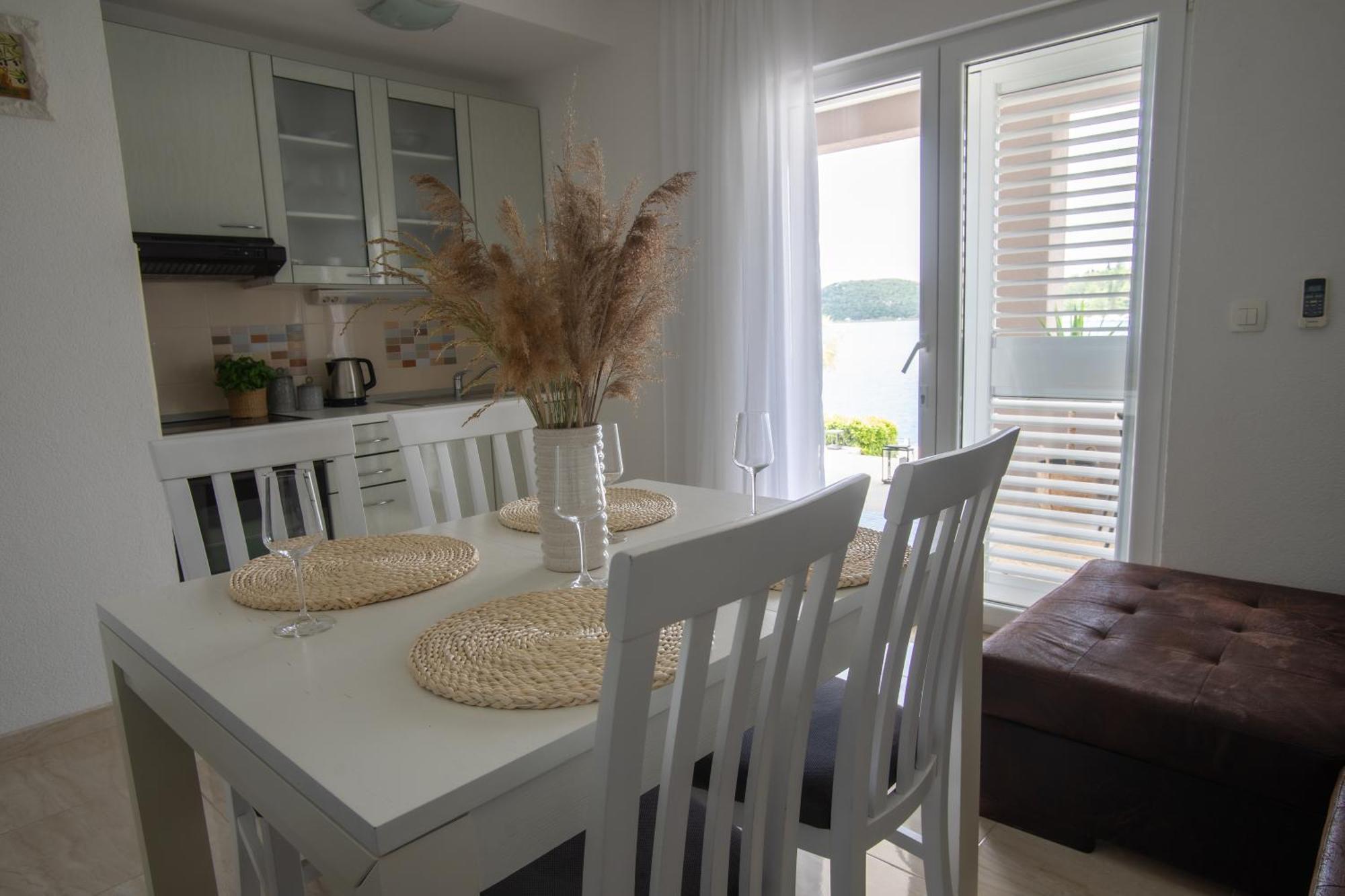 Apartment Antun - Adriatic Coast Retreat Blace Pokoj fotografie